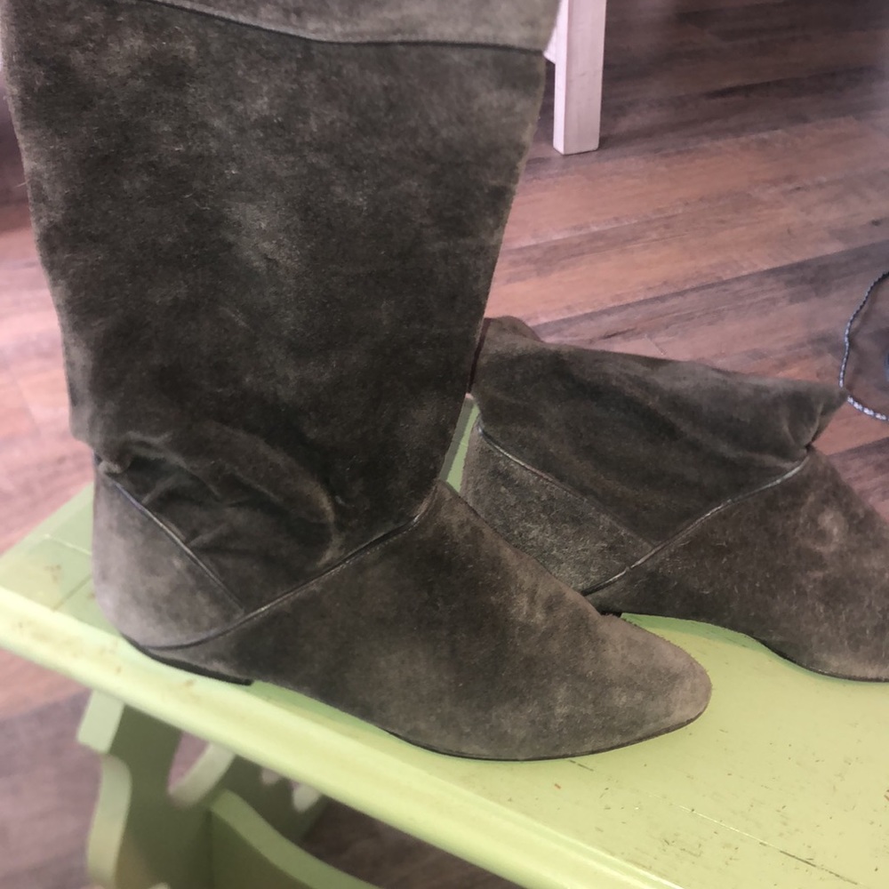 Grey Almost To the Knee 1/2 Inch Heel Boot Size 8 B